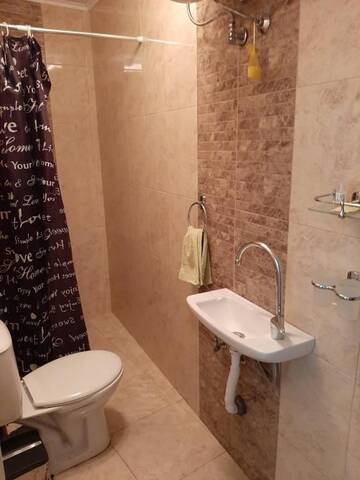 Фото номера Дом с 3 спальнями Дома для отпуска Diva Guest House г. Skandaloto 159